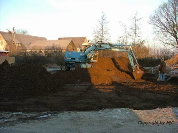 Der Bagger baggert schon..